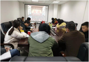 市農(nóng)發(fā)投組織干職工收聽收看十三屆全國人大二次會議開幕會實況直播
