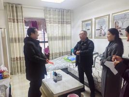 市國資委黨委委員、副主任紀遠帶隊走訪慰問市農(nóng)發(fā)集團困難黨員