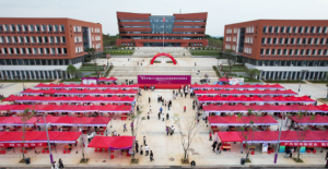 市農(nóng)發(fā)集團(tuán)參加贛東學(xué)院2025屆畢業(yè)生秋季校園雙選招聘會